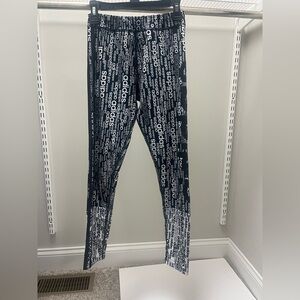 Adidas Girls Black and White Logo Statement Leggings, size 10/12 (M)